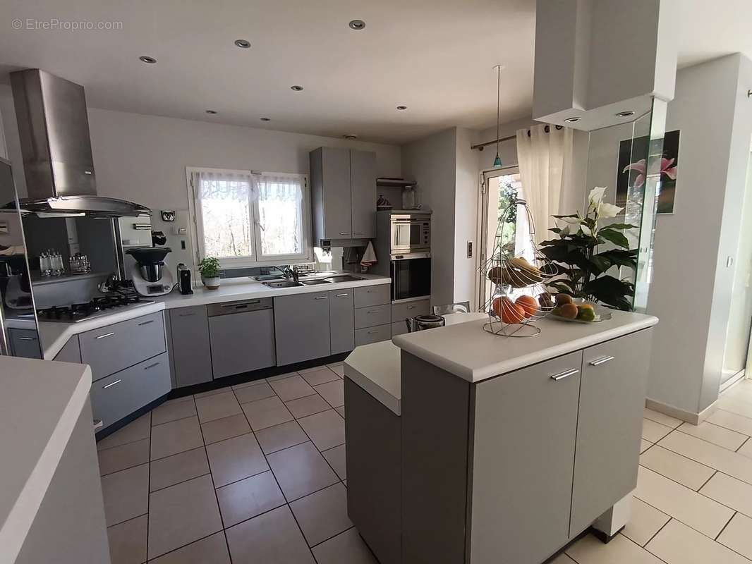 Maison à SAINT-BONNET-DE-MURE