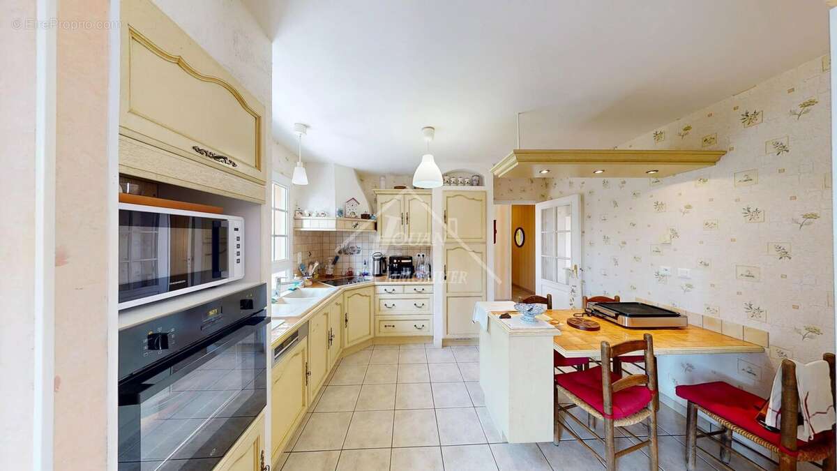 Exclusivite maison quatre chambres sous sol et terrain - photo 2