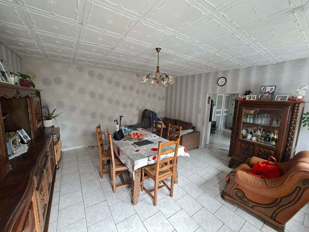 Maison à PLOMION