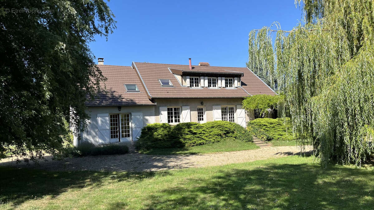 Maison 237 m² à Garnerans  - photo 2
