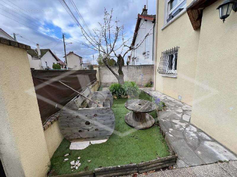Appartement à QUINCY-SOUS-SENART