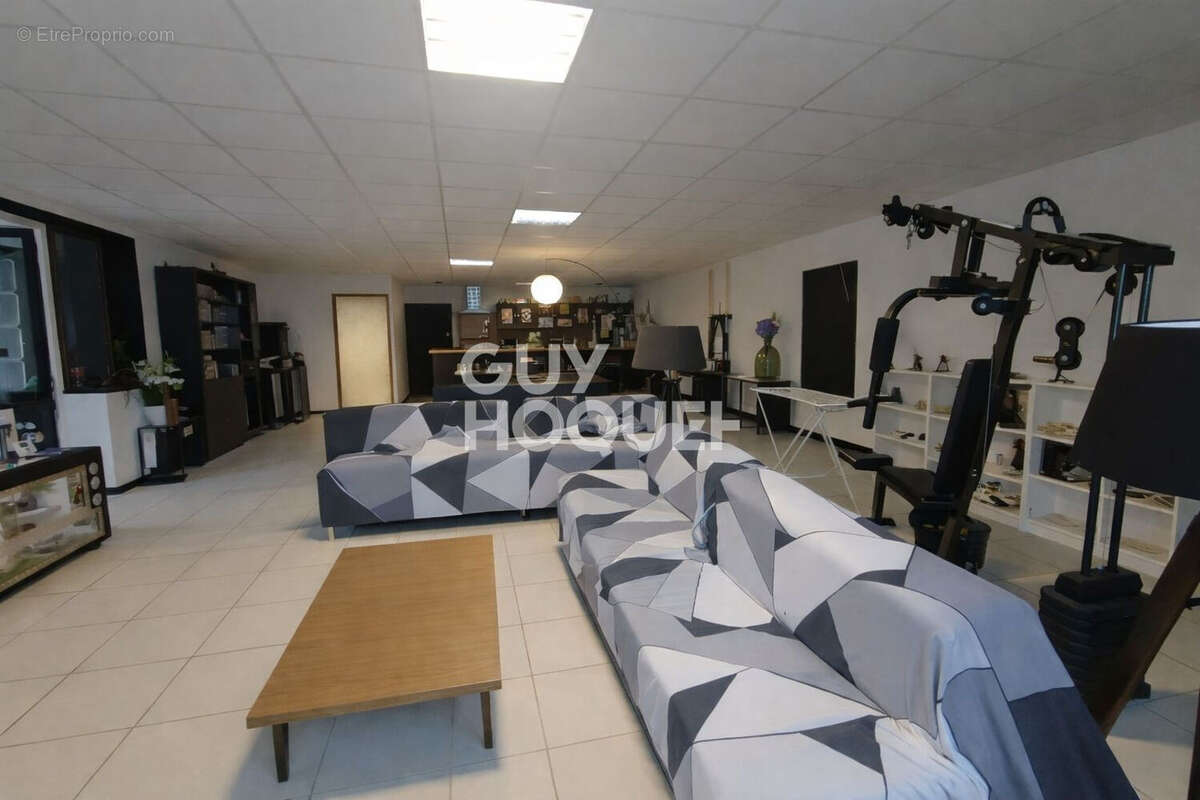 Appartement à SAINT-BONNET-LE-COURREAU