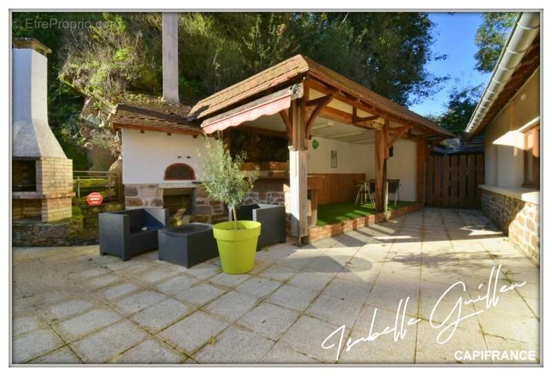 Maison à NERIS-LES-BAINS