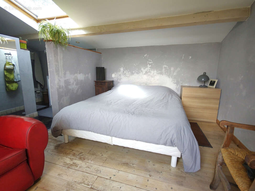 Maison à SAINT-SERIES