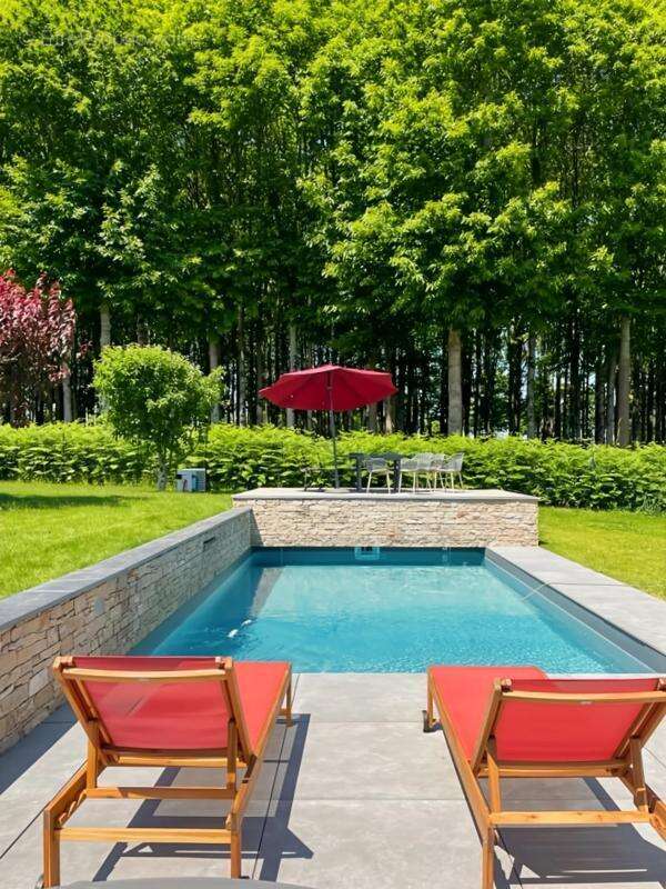 Maison à LA CHAPELLE-CHAUSSEE