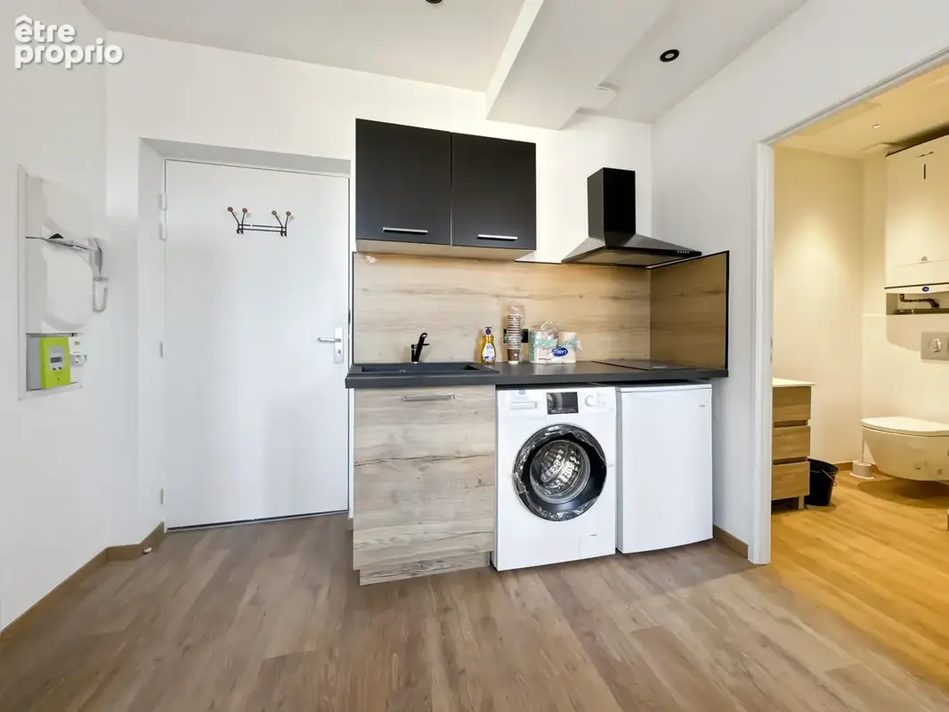 Studio entièrement refais à neuf, meublé équipé au centre de Belleville au calme - photo 6