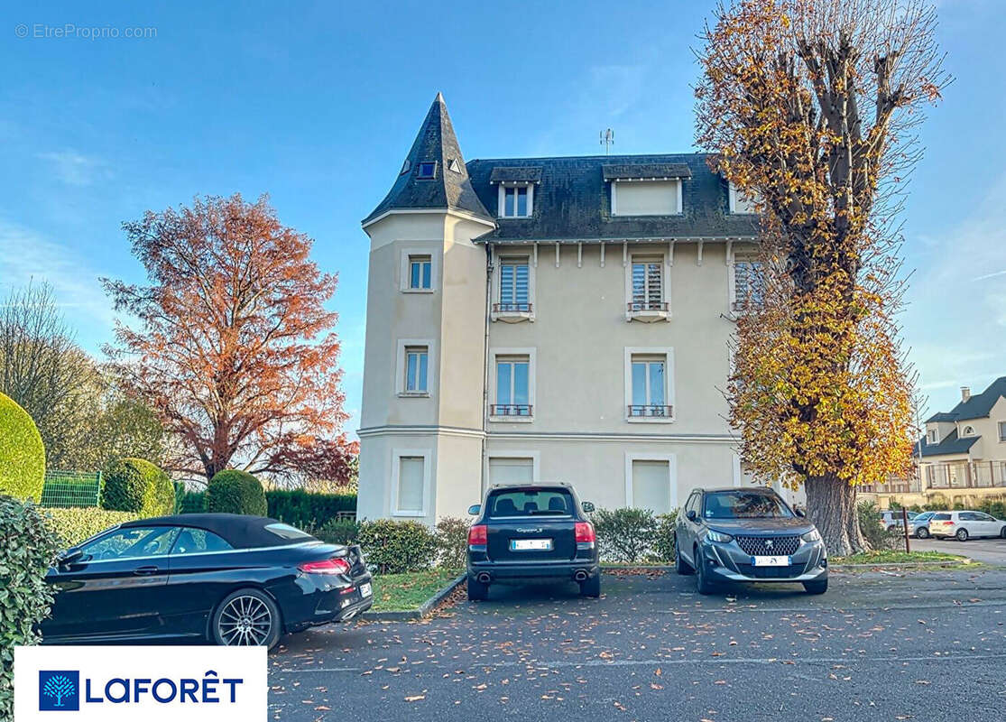 Appartement à SAINT-FARGEAU-PONTHIERRY