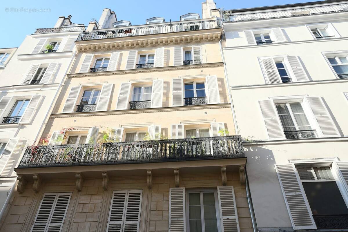 Appartement à PARIS-11E