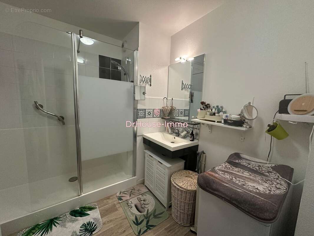 Appartement à PAREMPUYRE