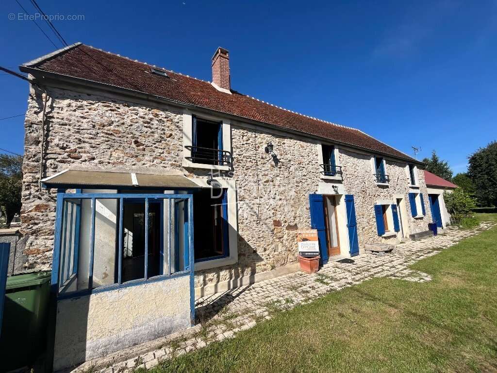 Maison à ROZAY-EN-BRIE