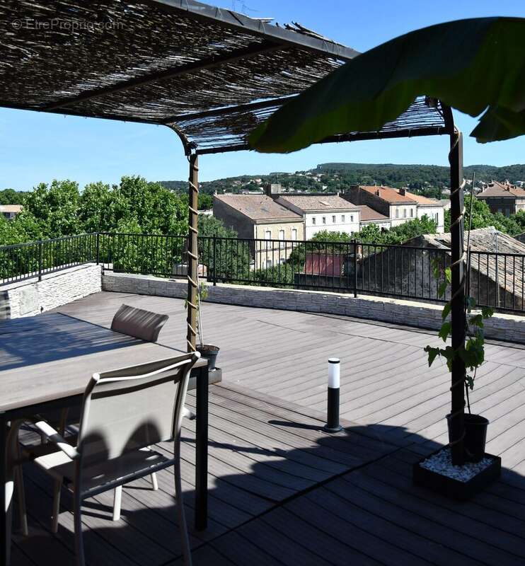 Appartement à BAGNOLS-SUR-CEZE