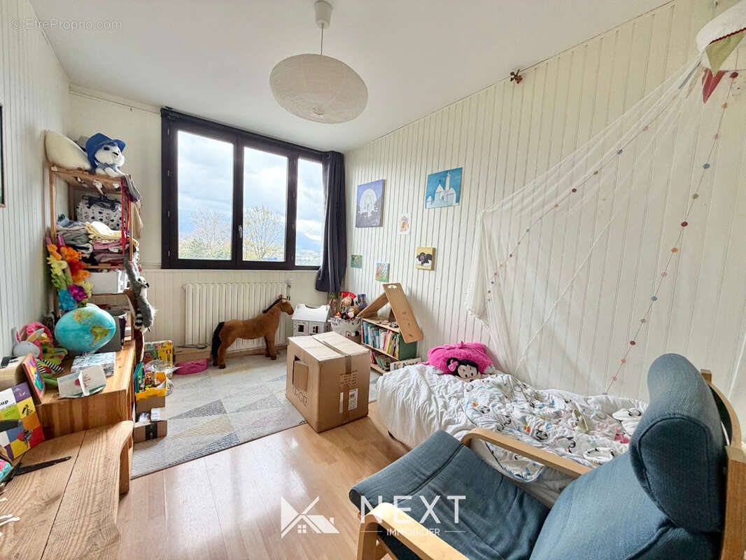 Appartement à SAINT-MARTIN-D'HERES