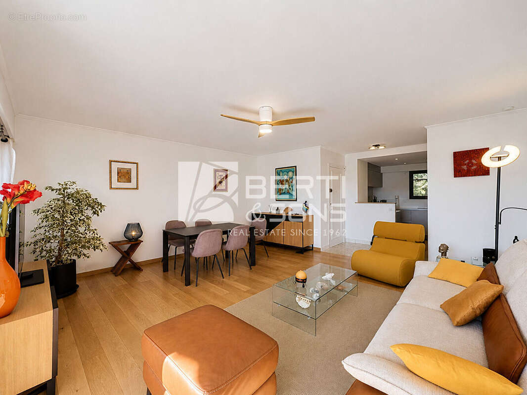 Appartement à MANDELIEU-LA-NAPOULE