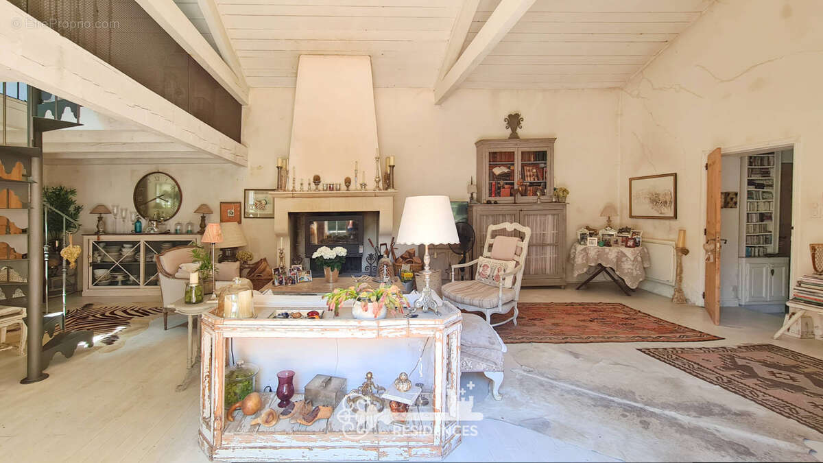 Maison à UZES