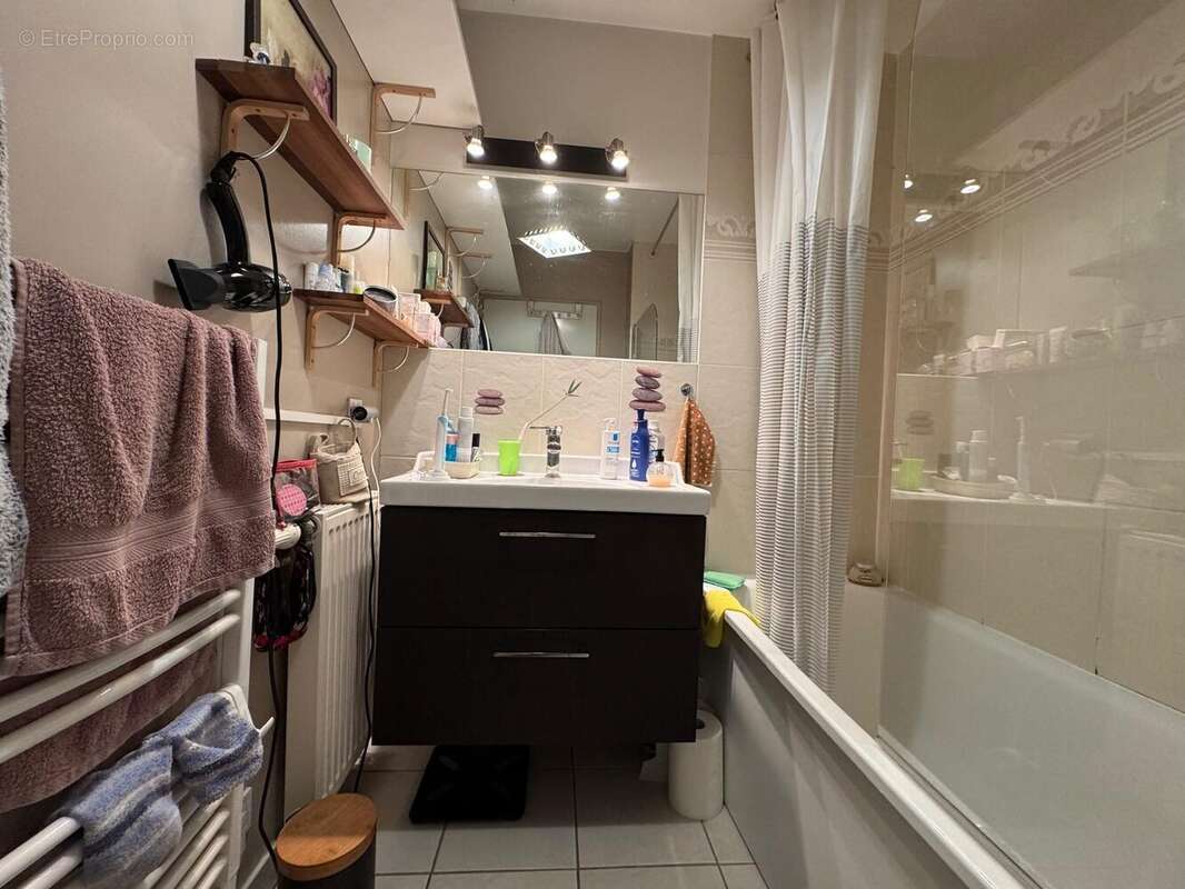 Appartement à SAINTE-GENEVIEVE-DES-BOIS