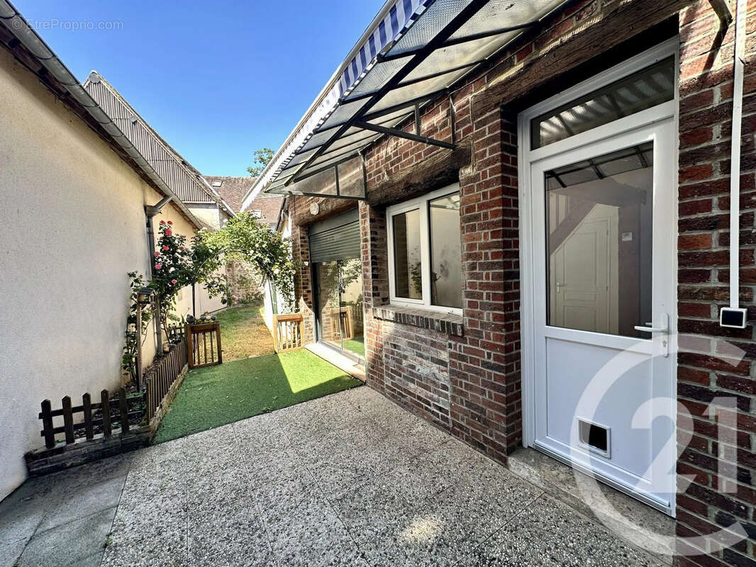 Maison 165 m² à Dangeau  - photo 2