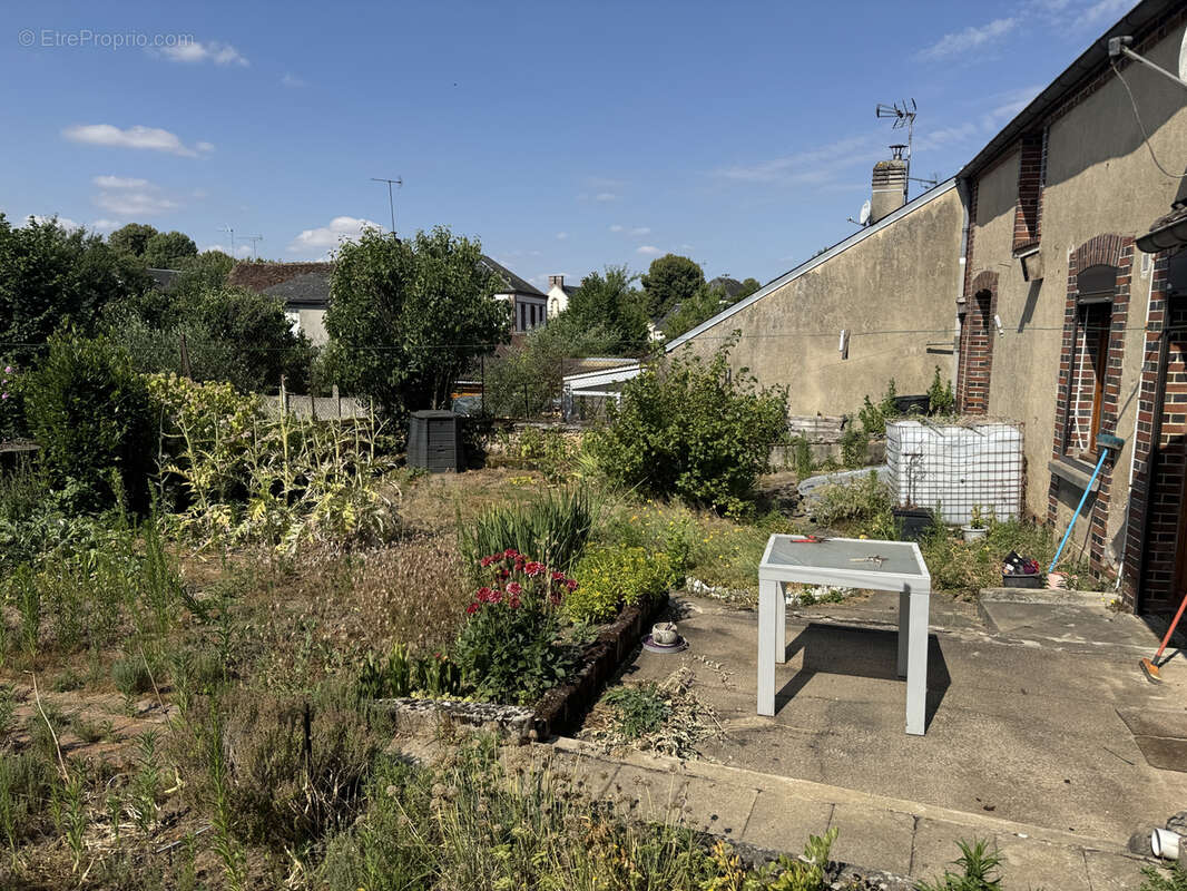 Maison à MONTCORBON