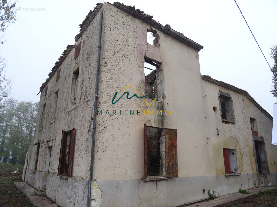 Maison à COUTHURES-SUR-GARONNE