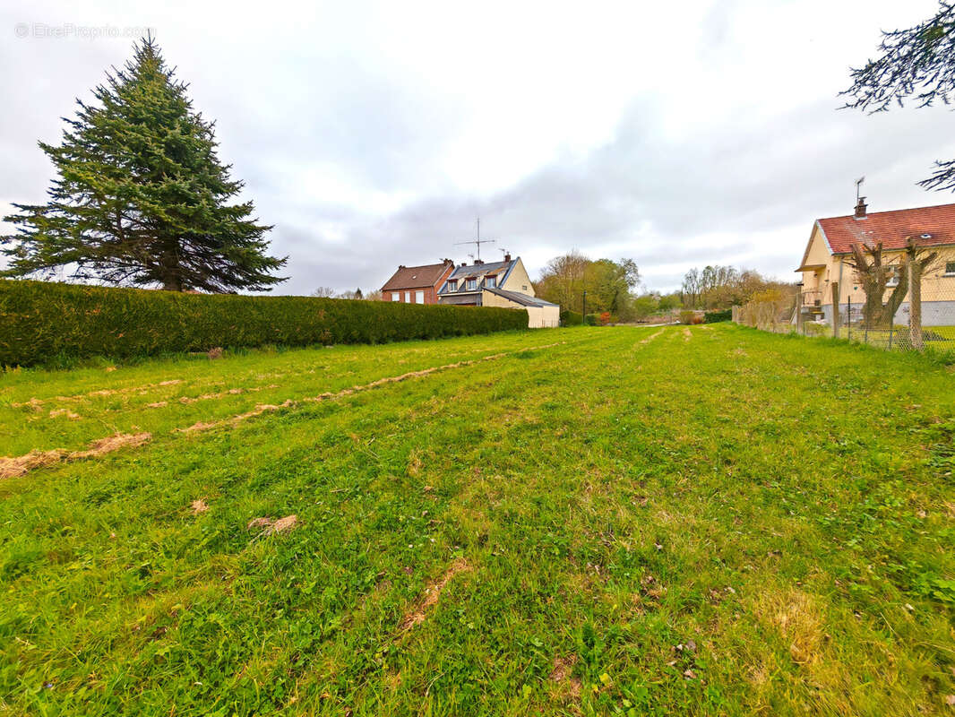 Terrain à CONDE-FOLIE