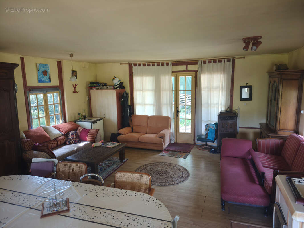 Maison à SAINT-PIERRE-SUR-DIVES