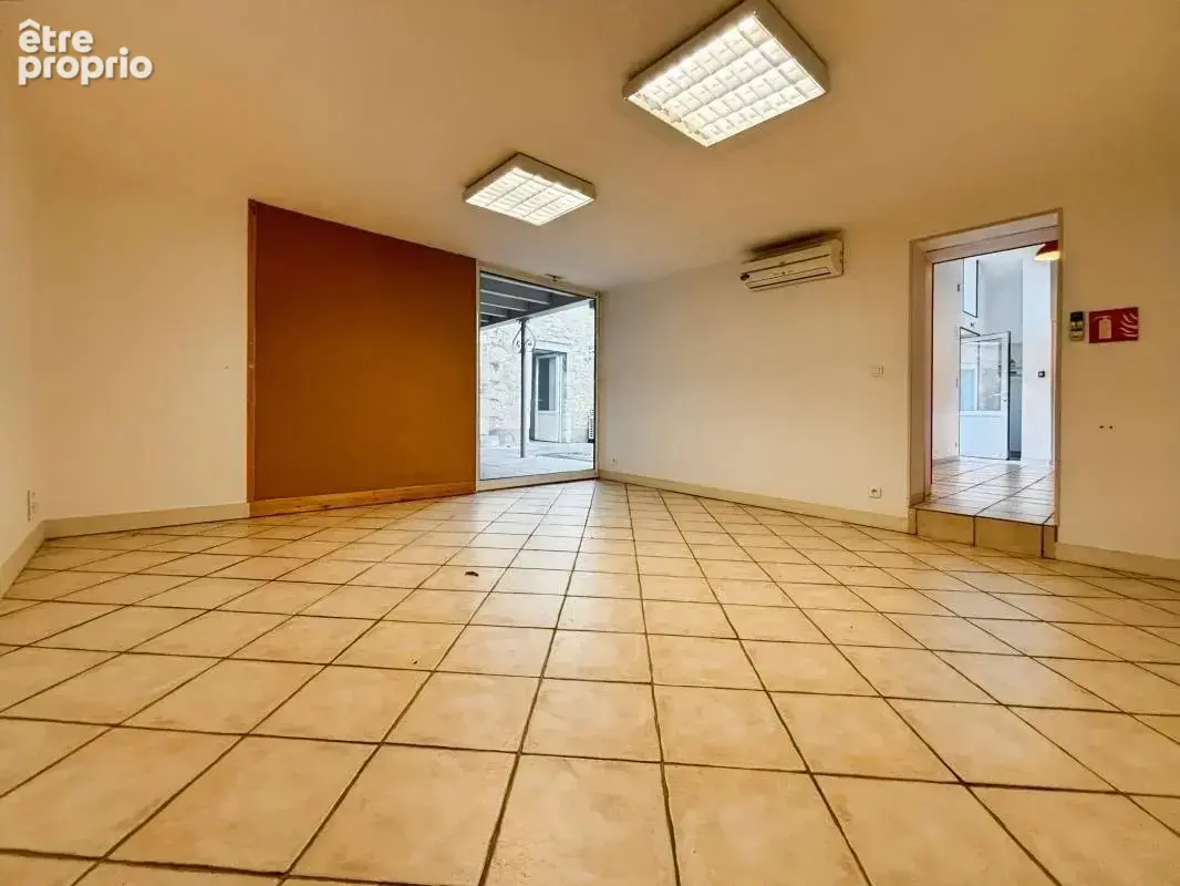 À vendre – Immeuble de 170 m² avec patio central, au calme d’une impasse - photo 10