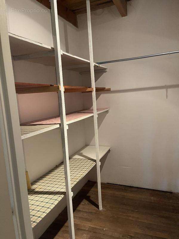 Maison à CLUSSAIS-LA-POMMERAIE