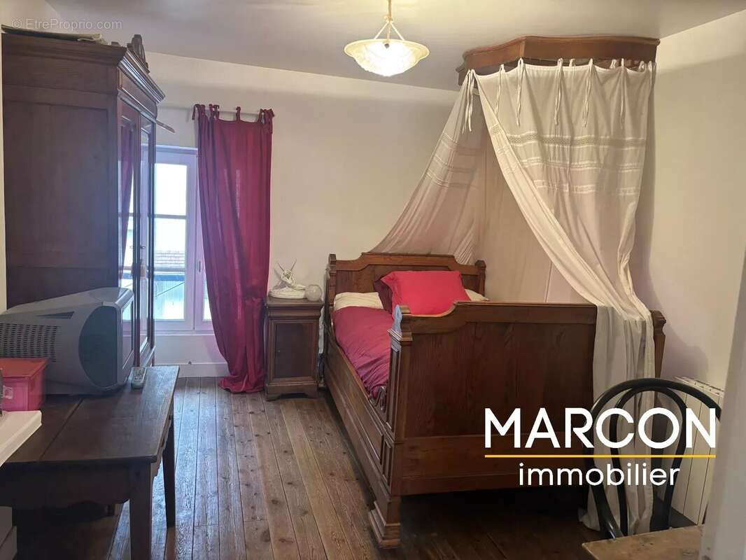 Maison à ARNAC-LA-POSTE