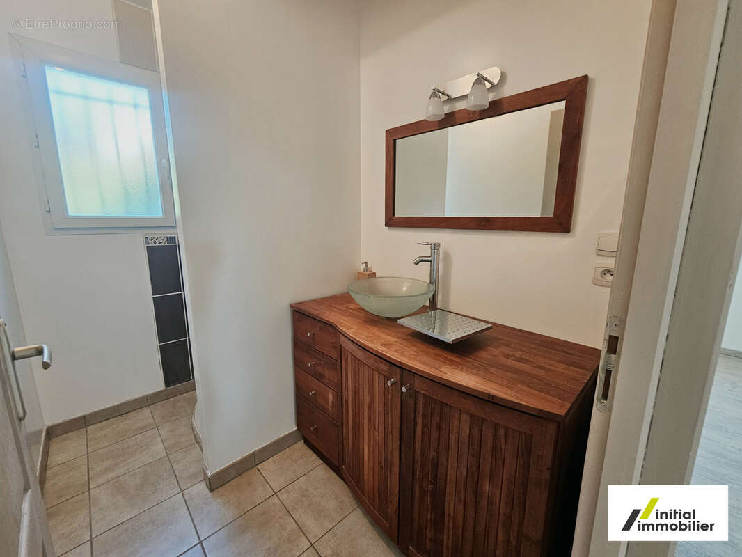 CHEMILLÉ-SUR-DÊME   Maison familiale de 165 m2 avec 5 chambres sur un terrain de 1 537 m2 - photo 5