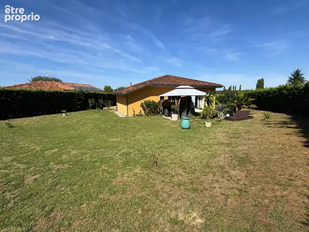 Nogaro – maison récente de plain-pied – 105 m² – 3 chambres – terrain de 900 m - photo 3