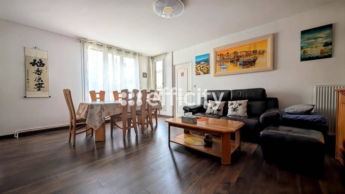 Appartement à LOGNES