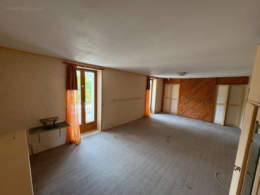 Maison à SAINT-AMANS-SOULT