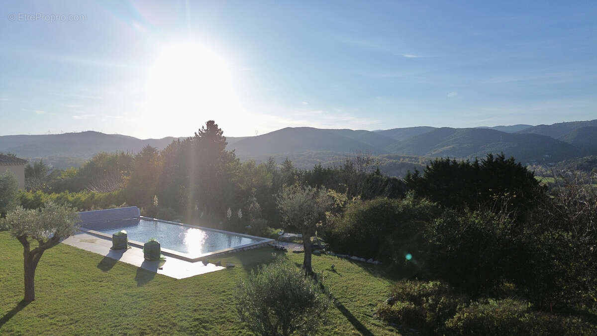 Villa contemporaine de 305 m2 à Saint-Péray - photo 33