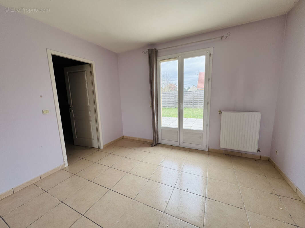 Maison à AMILLY