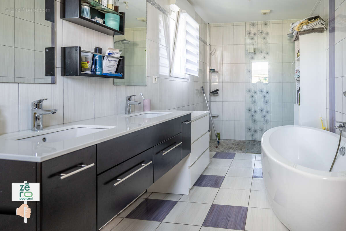 Maison à LE PERRIER