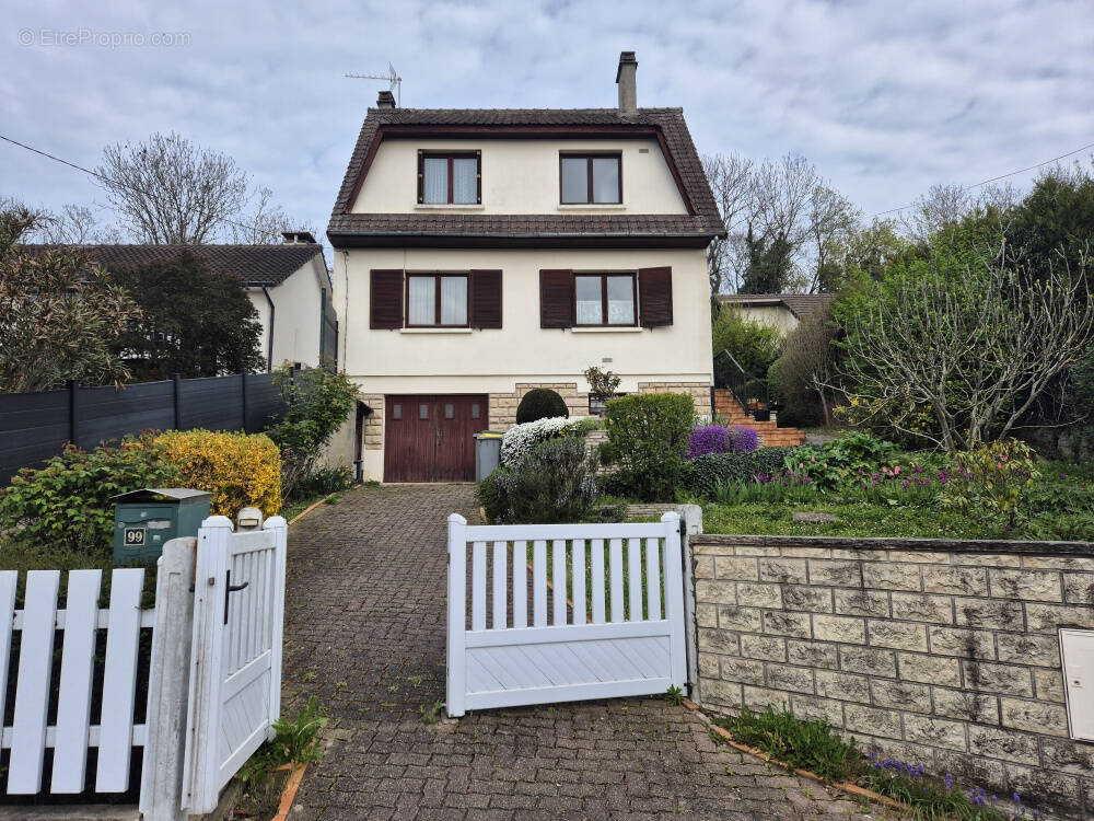 Maison à TREMBLAY-EN-FRANCE