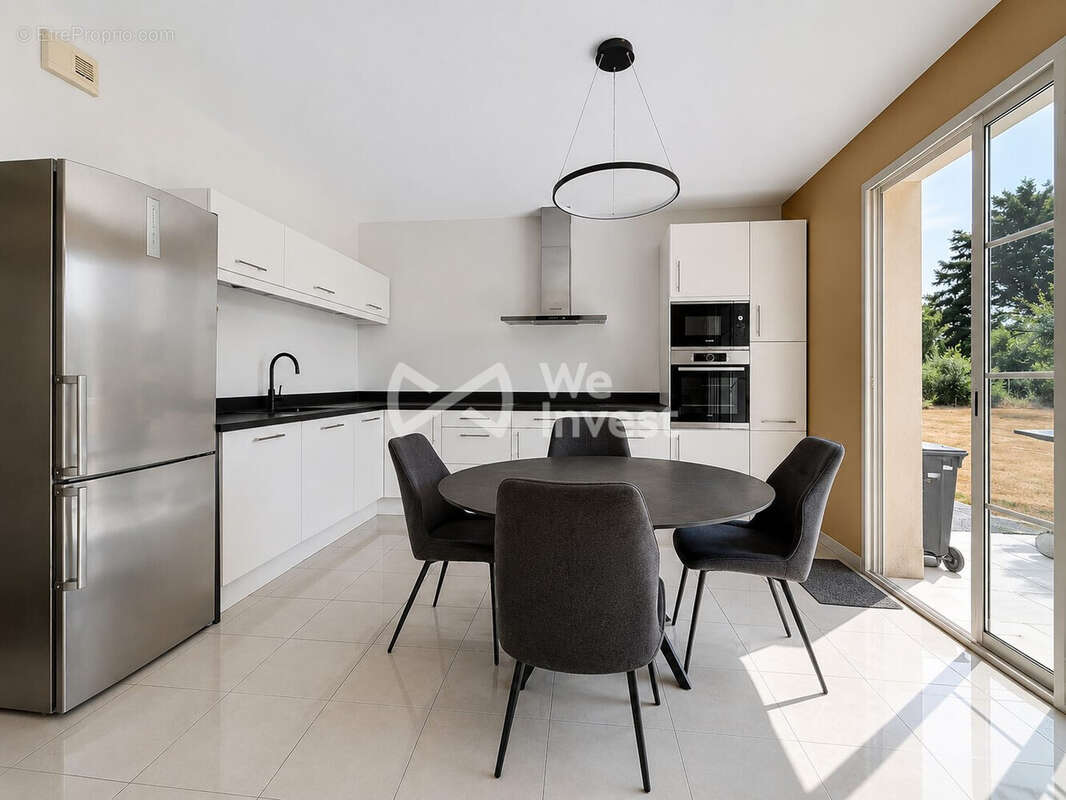 Maison 217 m² à Laval  - photo 6