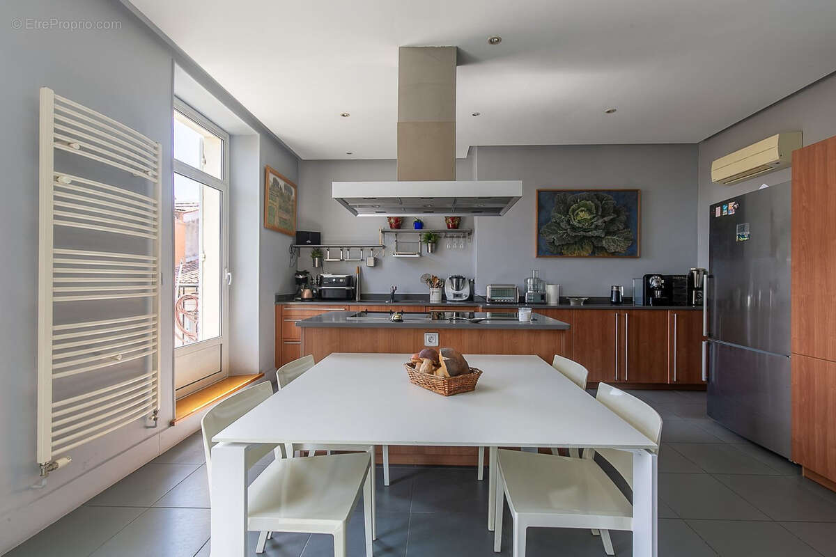 Appartement à MARSEILLE-6E