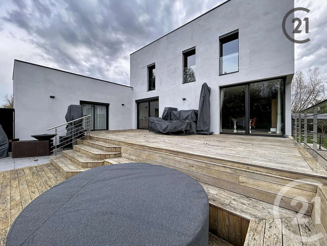 Maison à BARBEREY-SAINT-SULPICE