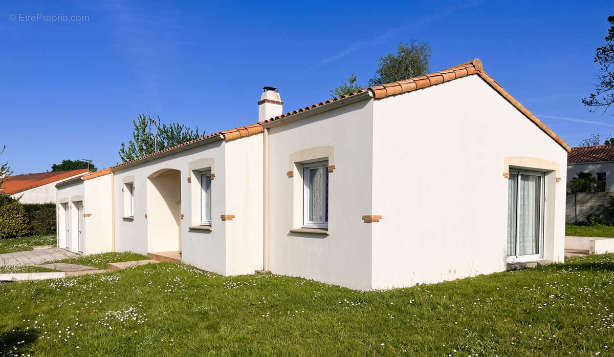 Maison à LE GIROUARD