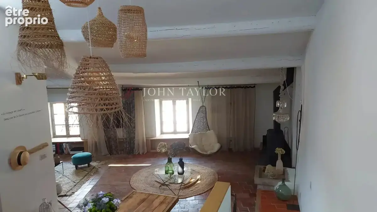 Lourmarin Maison de village authentique avec terrasse et cave - photo 6