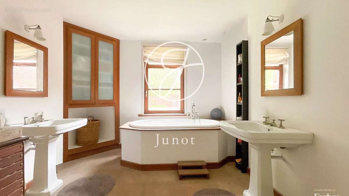 Maison à FACHES-THUMESNIL