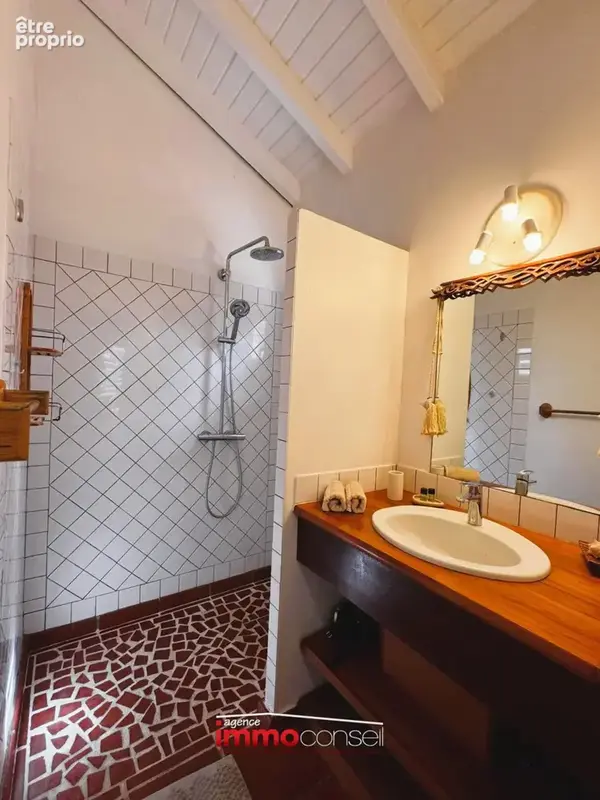 Saint-françois   villa de charme avec piscine, jacuzzi et excellente rentabilite locative - photo 17