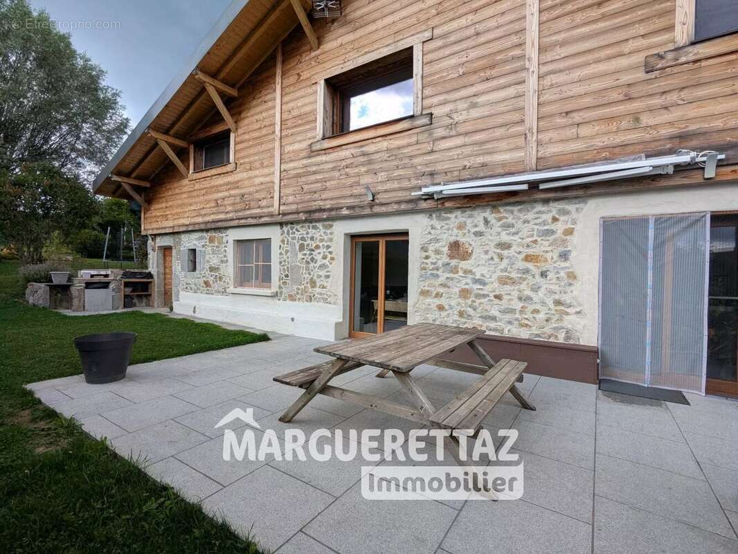 Maison à ONNION
