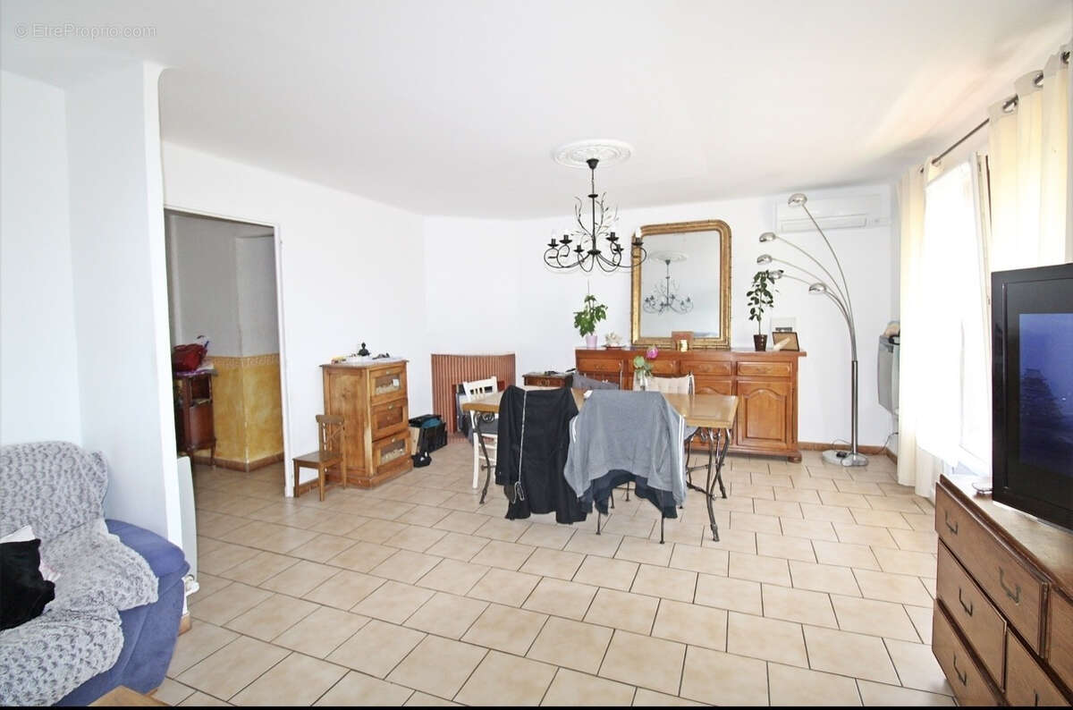 Appartement à SIX-FOURS-LES-PLAGES