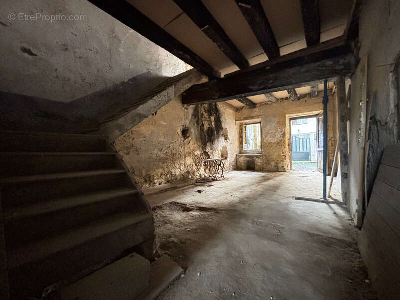 Parking à TRIE-SUR-BAISE
