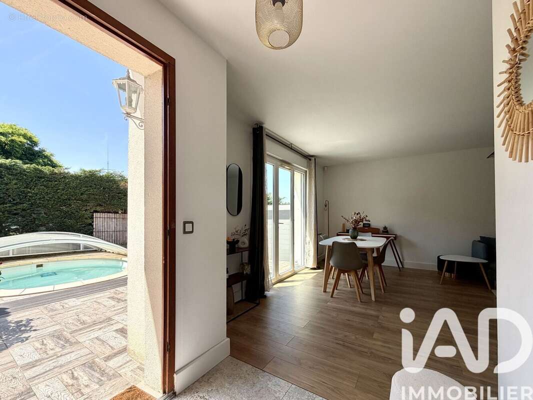 Photo 2 - Maison à MORANGIS