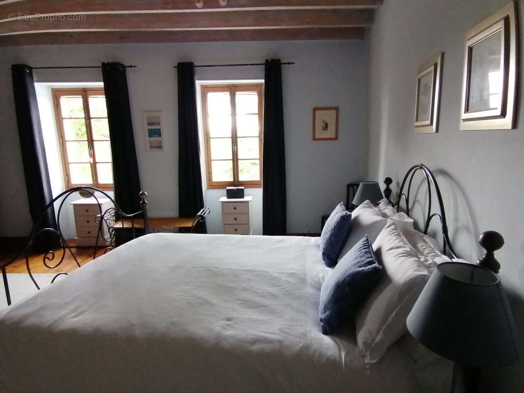 Maison à CAHUZAC-SUR-VERE