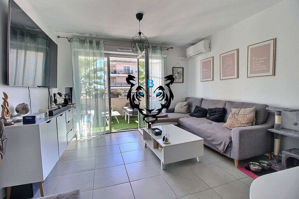 Appartement à LE MUY