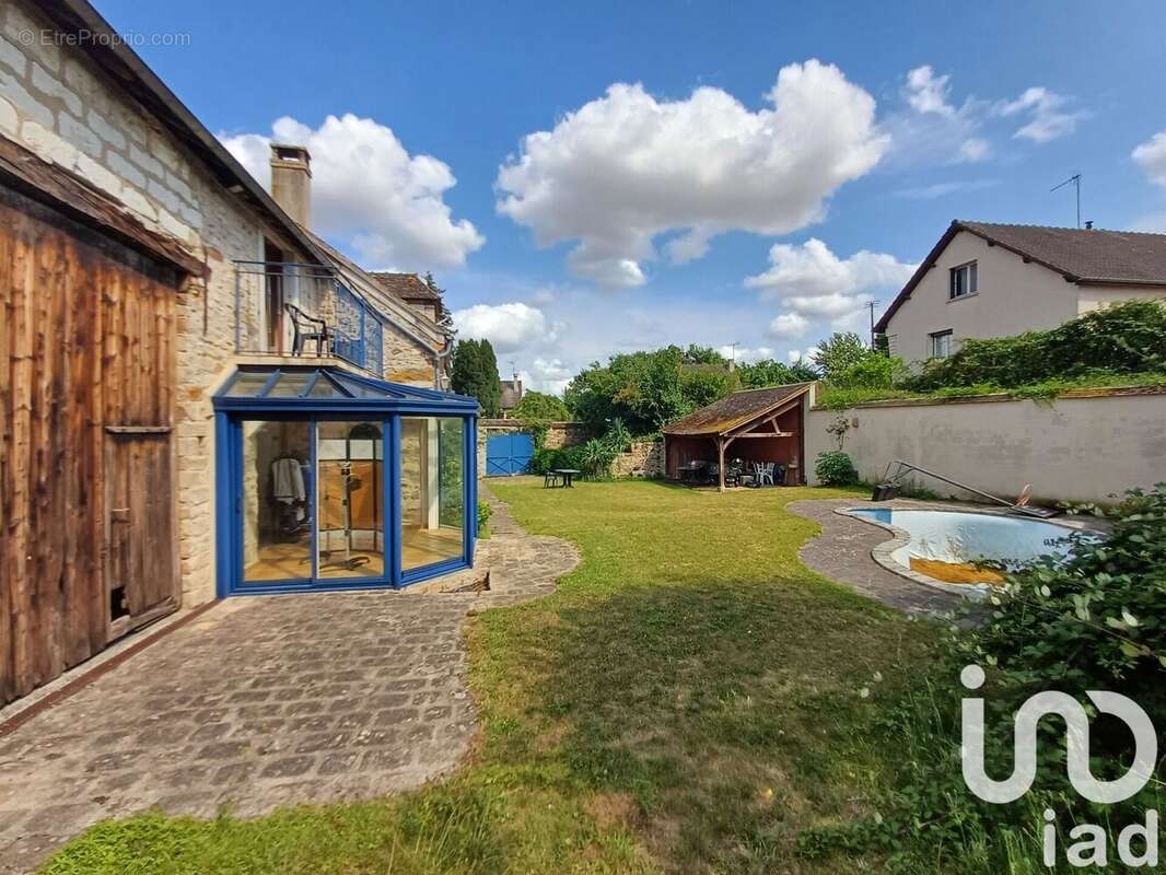 Maison 167 m² à La Brosse-Montceaux  - photo 9