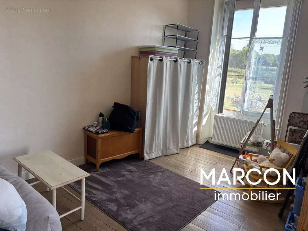 Maison à SAINT-GEORGES-LES-LANDES